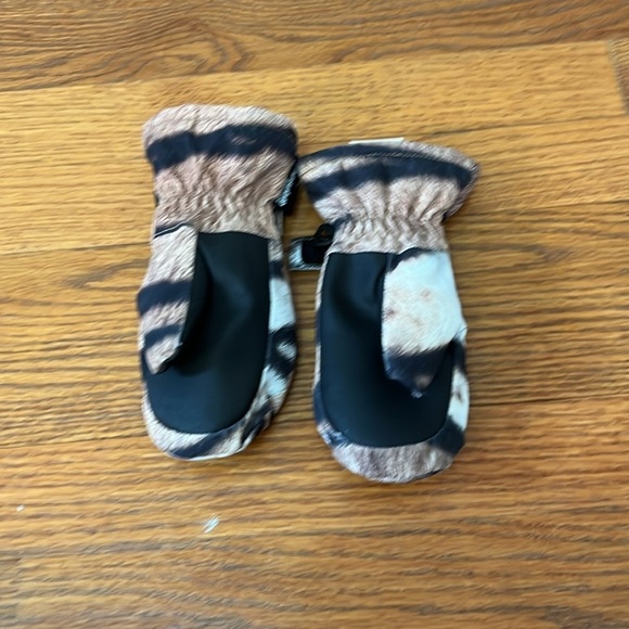 Molo Girl’s Tiger Gloves Size 3/5 - Picture 6 of 6